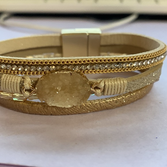 Gorgeous 5 strand bracelet* - Picture 5 of 6